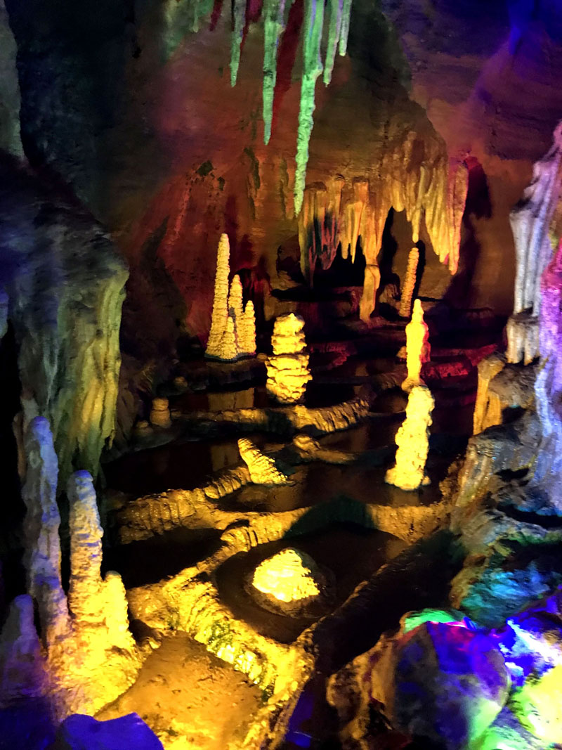 啤酒设备员工游地下峡谷 啤酒设备员工游地下峡谷