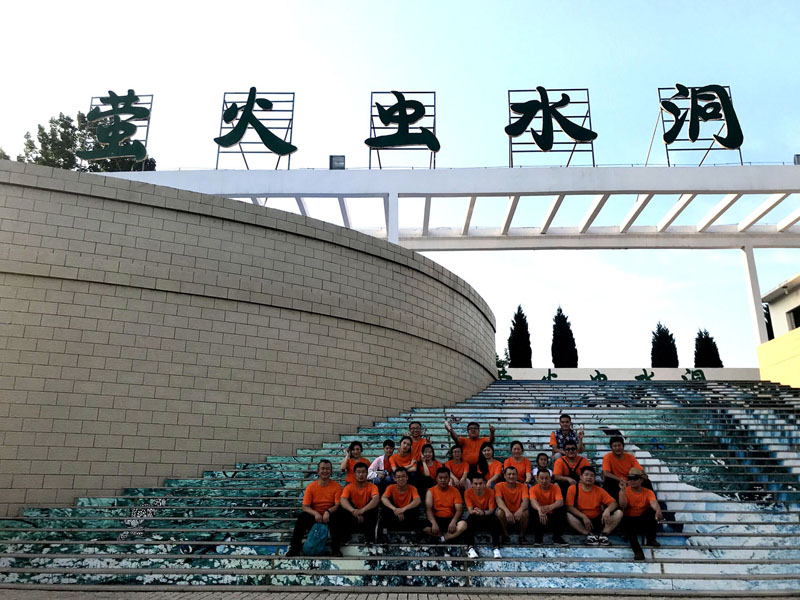 豪鲁啤酒设备合影 豪鲁啤酒设备合影