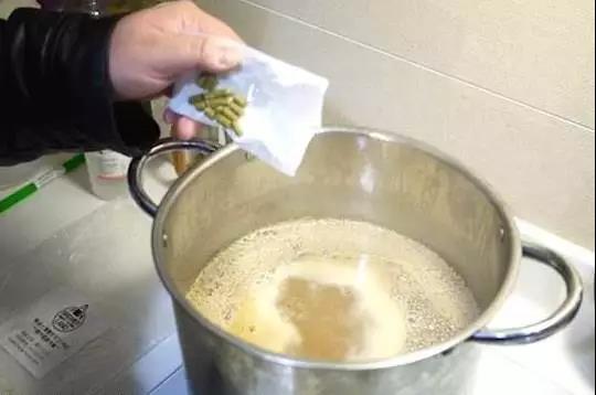 导入酵母准备发酵 导入酵母准备发酵