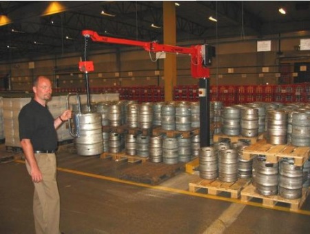 啤酒搬运过程-济南豪鲁 啤酒搬运过程-济南豪鲁